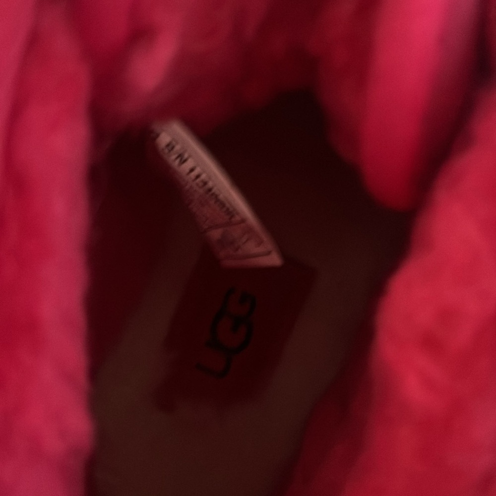 uggs - Picture 3 of 4
